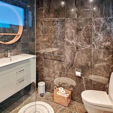 3 Bedroom Cozy In Hébergement de vacances *